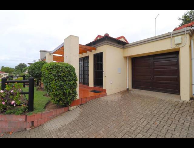 2 BEDROOM TOWNHOUSE FOR SALE IN NORTH RIDING